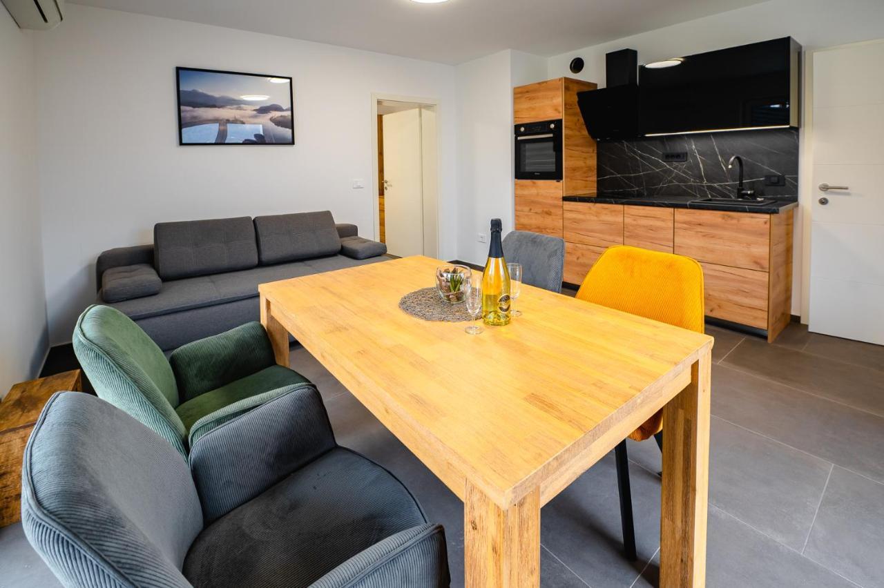 Apartments Luxury Ad Jesenice Eksteriør bilde