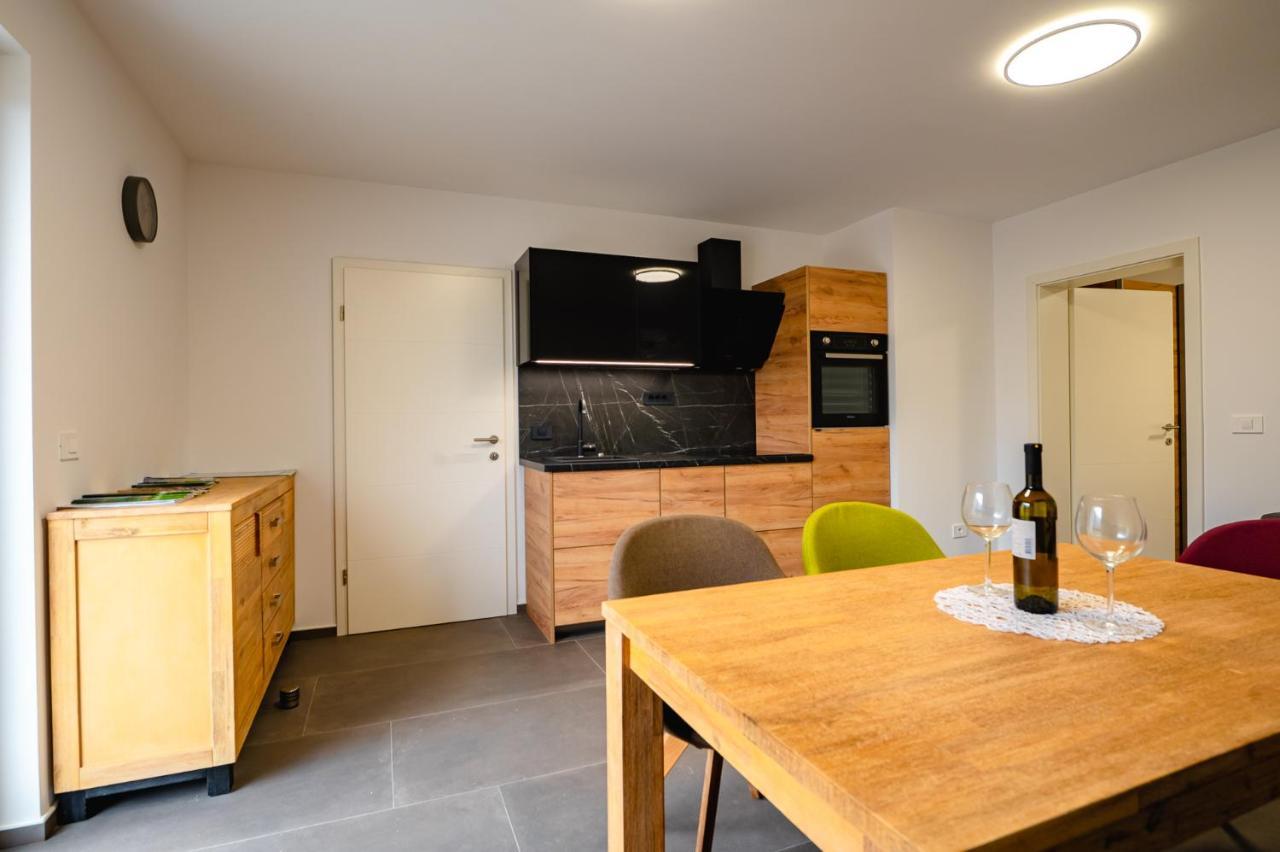 Apartments Luxury Ad Jesenice Eksteriør bilde