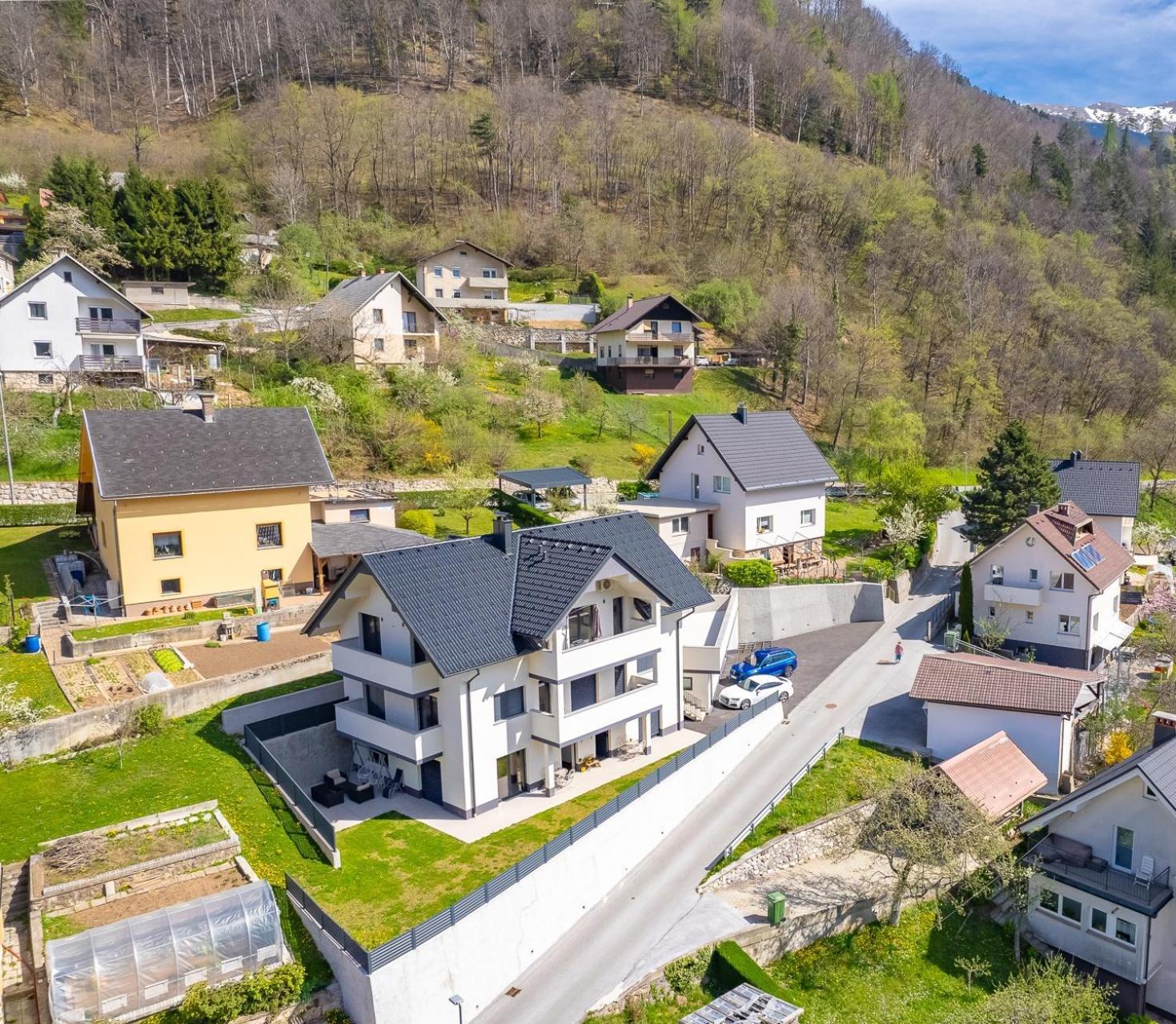 Apartments Luxury Ad Jesenice Eksteriør bilde
