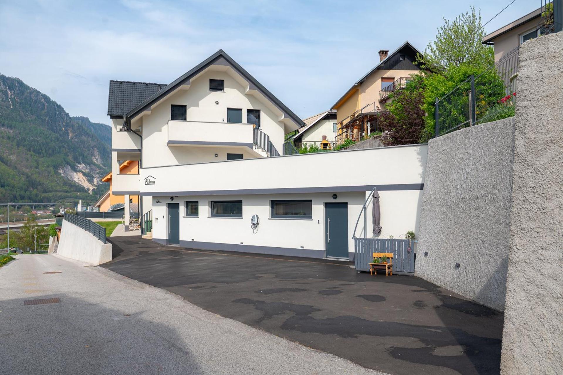Apartments Luxury Ad Jesenice Eksteriør bilde